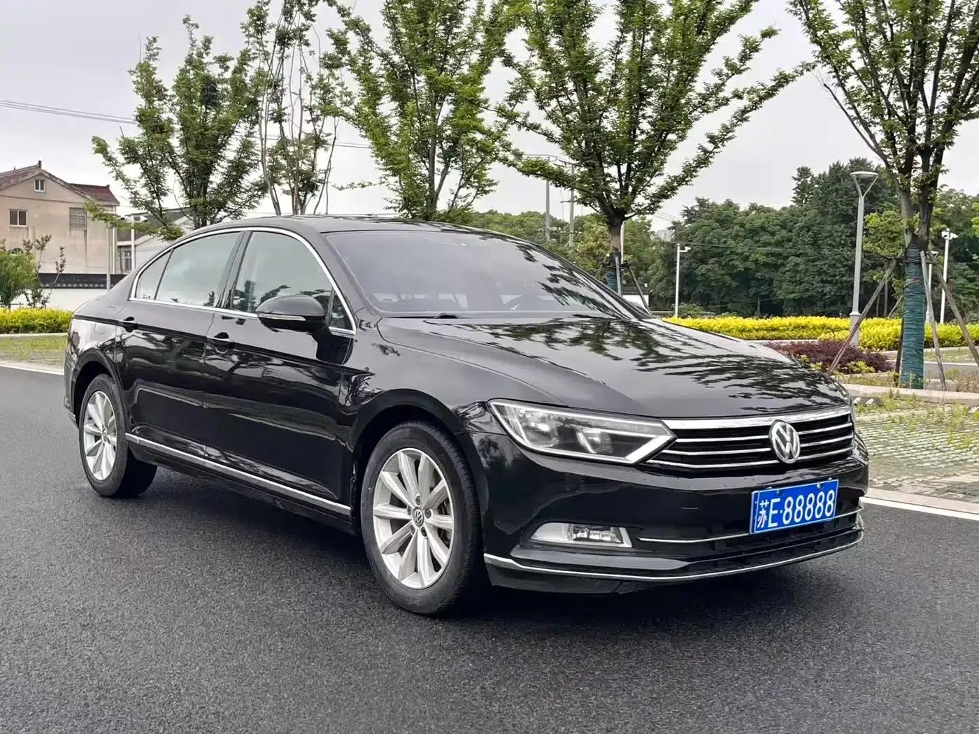 2017 Volkswagen Magotan 330TSI DSG Leading Edition — миниатюра 3