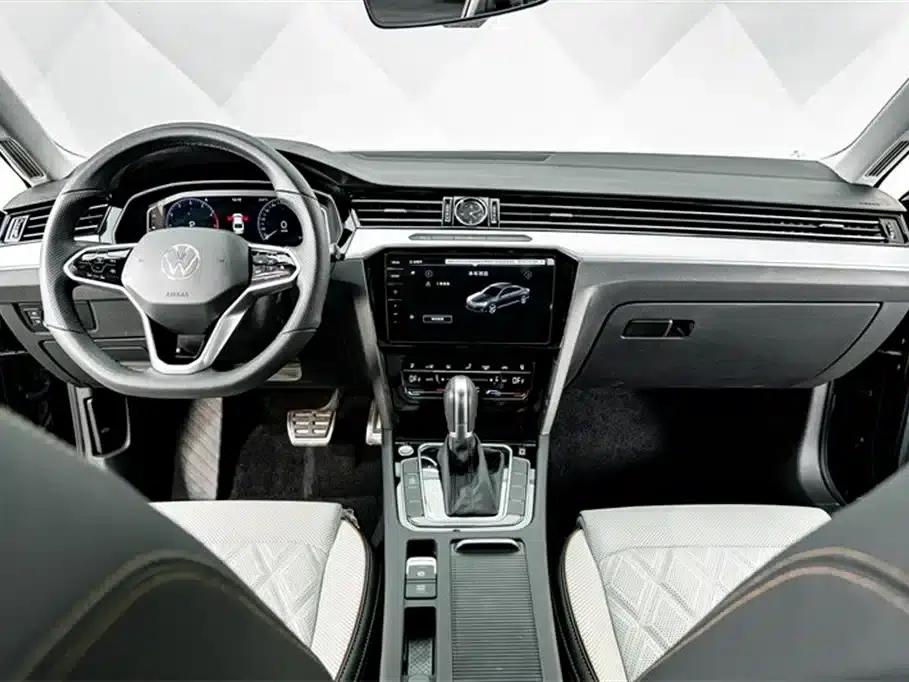 2024 Volkswagen Magotan 330TSI DSG Luxury Edition (2 Million Units Limited Edition) — миниатюра 12