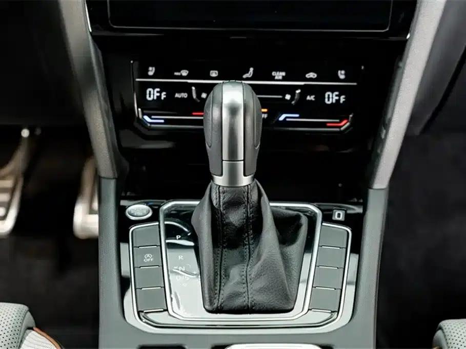 2024 Volkswagen Magotan 330TSI DSG Luxury Edition (2 Million Units Limited Edition) — миниатюра 14