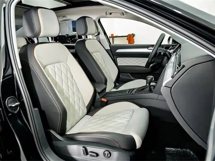 2024 Volkswagen Magotan 330TSI DSG Luxury Edition (2 Million Units Limited Edition) — миниатюра 19
