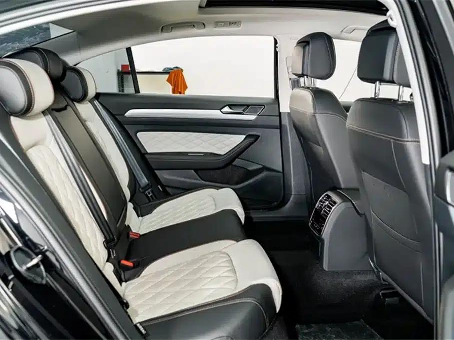 2024 Volkswagen Magotan 330TSI DSG Luxury Edition (2 Million Units Limited Edition) — миниатюра 20