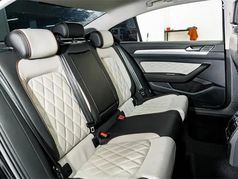2024 Volkswagen Magotan 330TSI DSG Luxury Edition (2 Million Units Limited Edition) — миниатюра 22