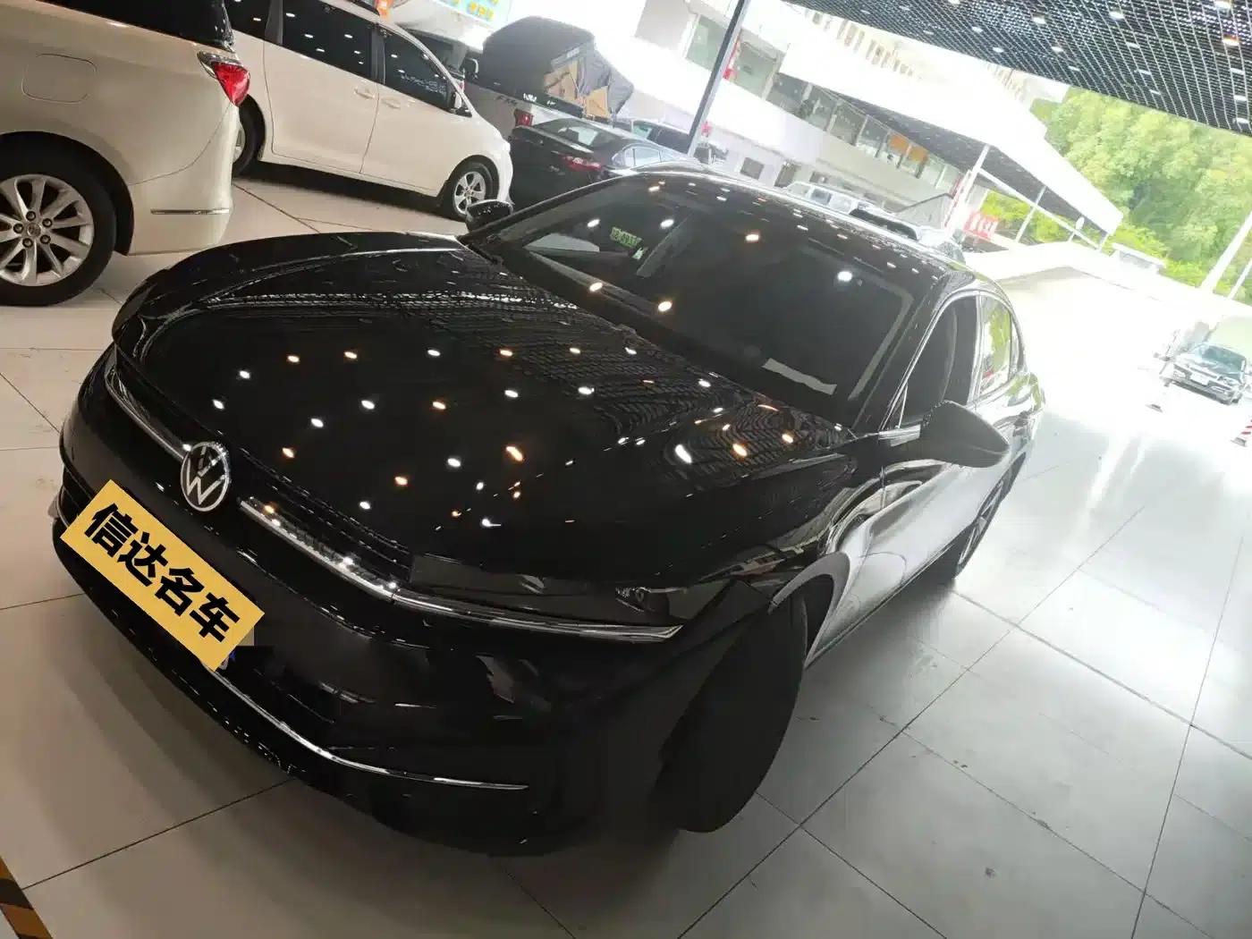 The 2024 Volkswagen Passat 300TSI DSG Premium Edition features a striking package. — миниатюра 1