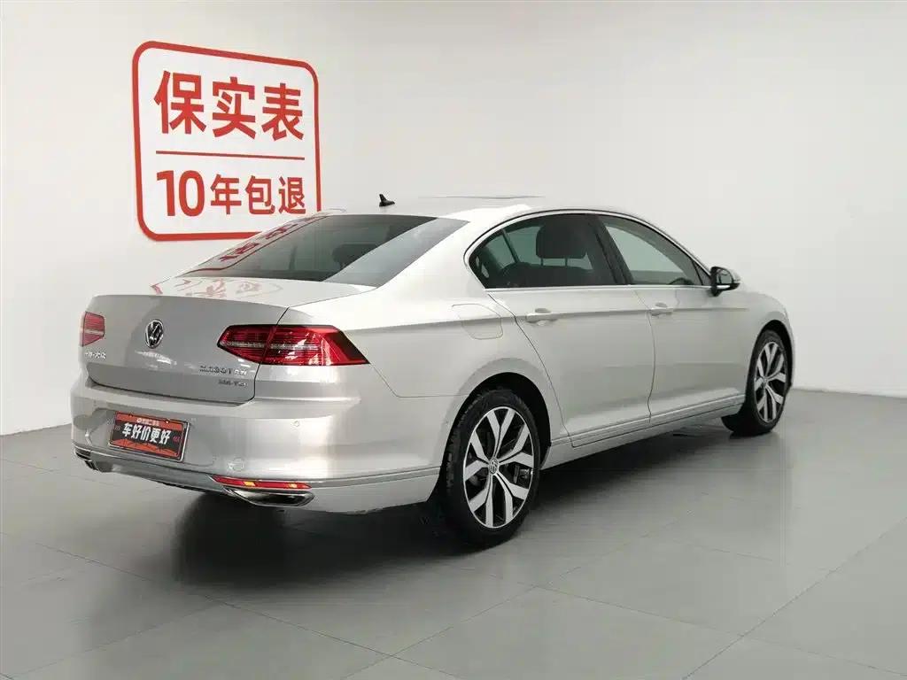 2017 Volkswagen Passat 380TSI DSG Premium — миниатюра 2