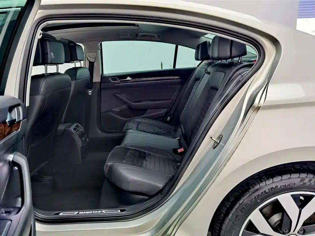 2017 Volkswagen Passat 380TSI DSG Premium — миниатюра 15