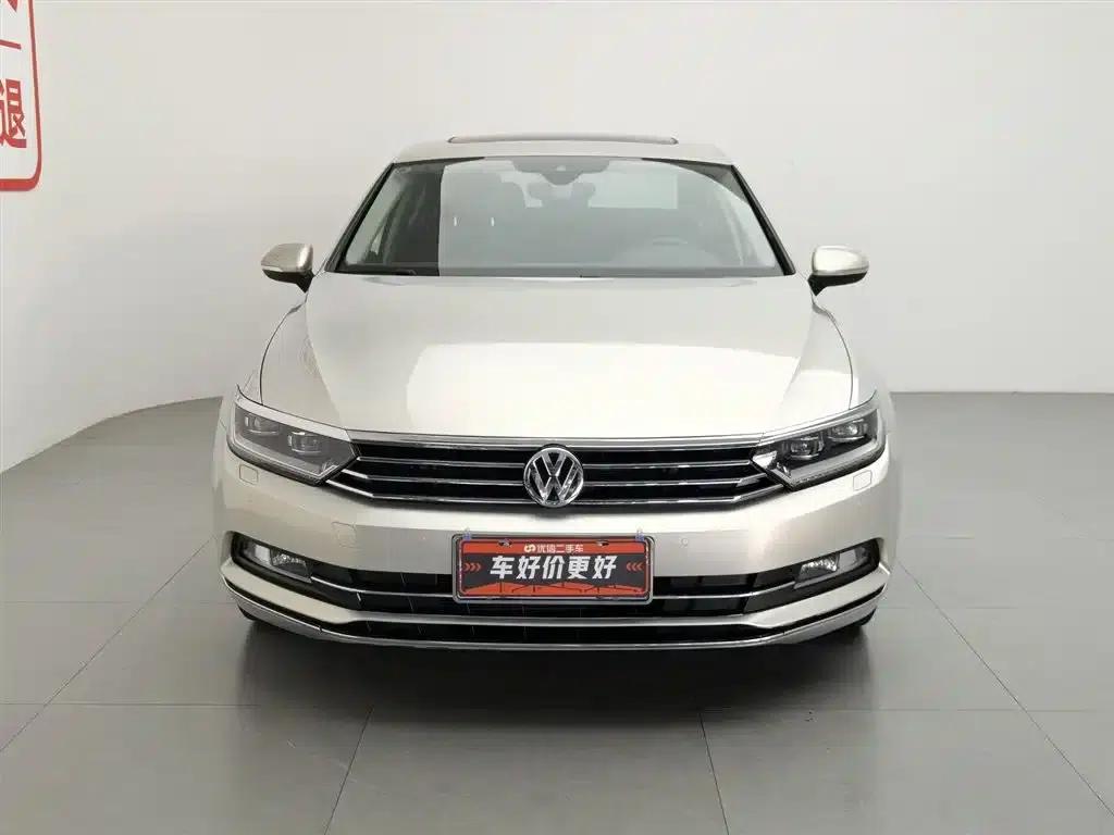 2017 Volkswagen Passat 380TSI DSG Premium — миниатюра 3
