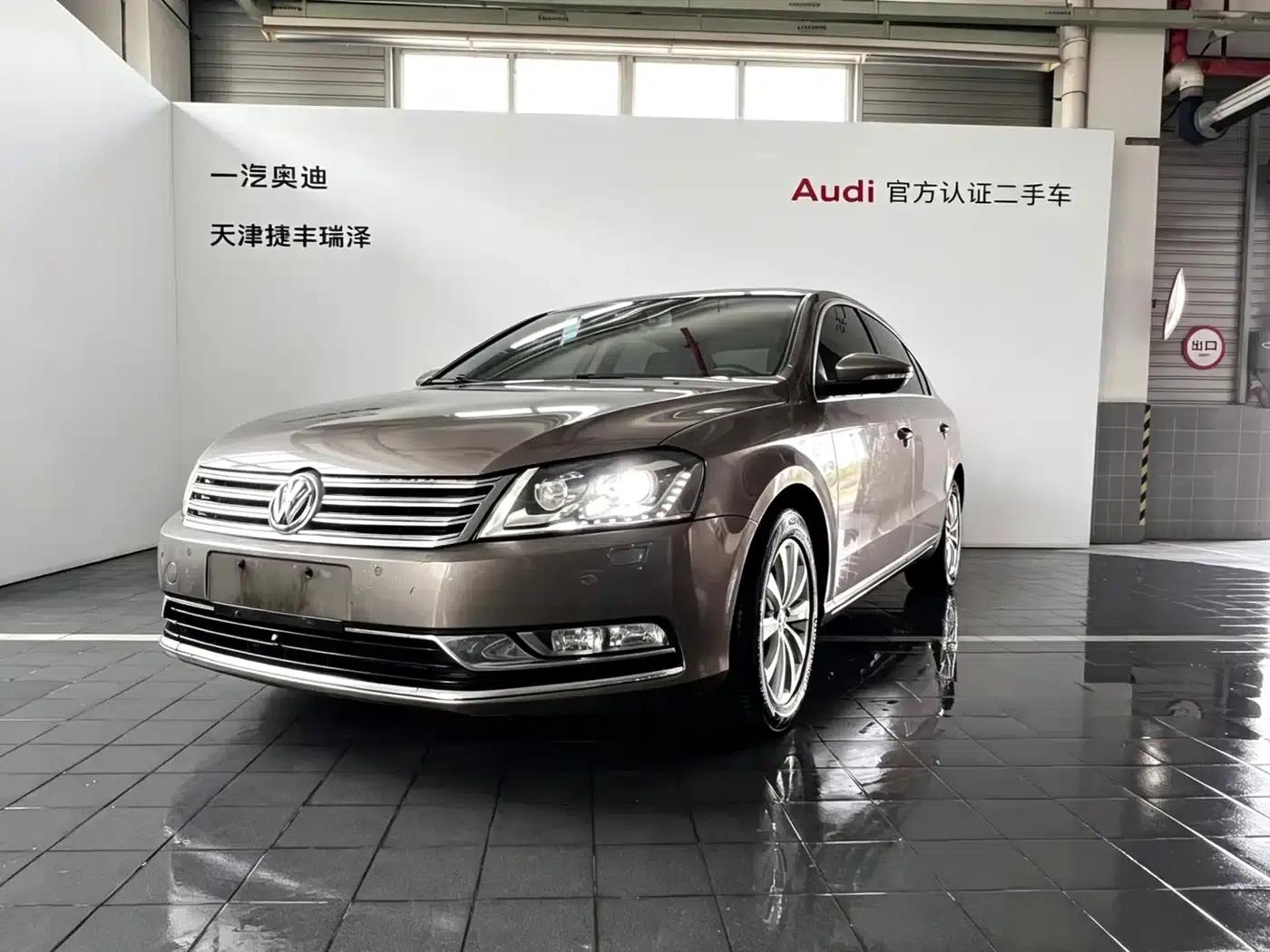 2015 Volkswagen Passat 2.0TSI Luxury — миниатюра 1