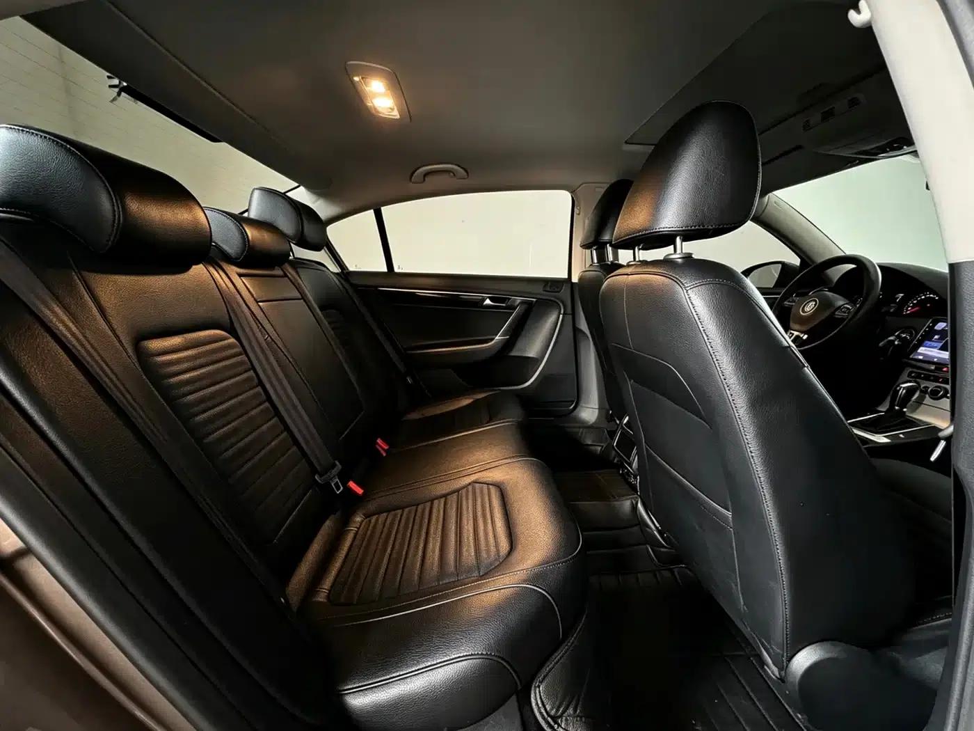 2015 Volkswagen Passat 2.0TSI Luxury — миниатюра 14