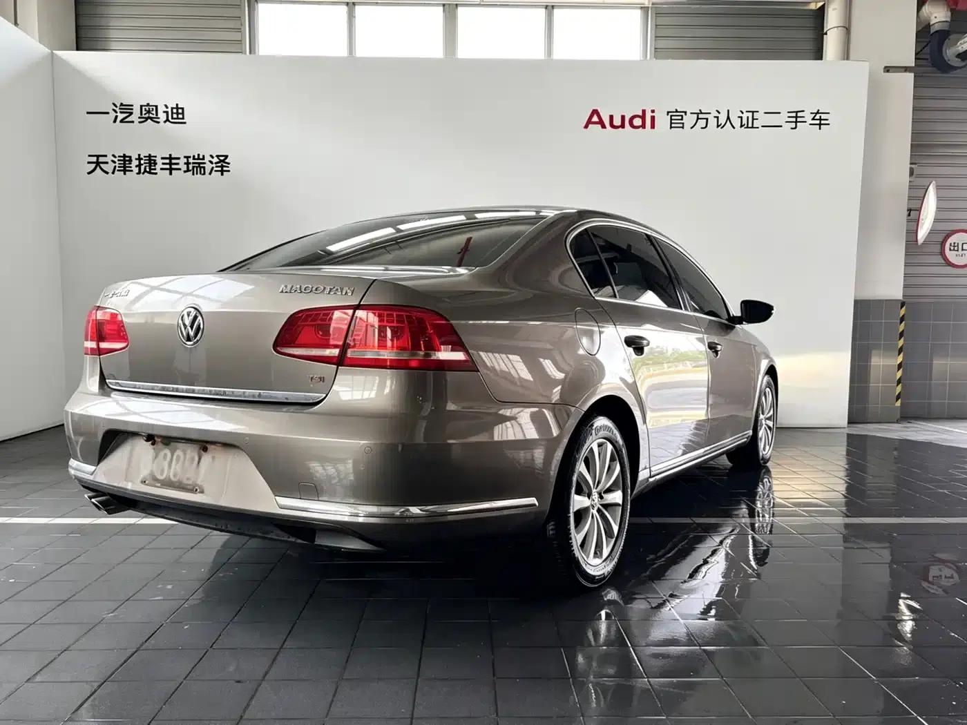 2015 Volkswagen Passat 2.0TSI Luxury — миниатюра 4