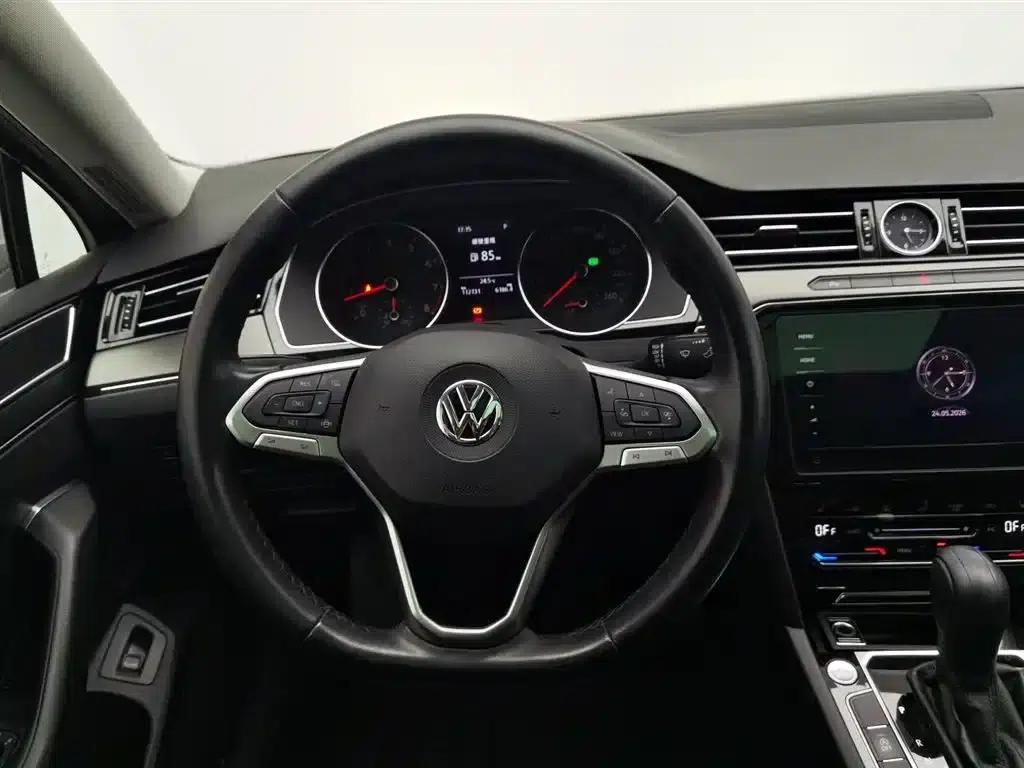 2020 Volkswagen Passat 330TSI DSG Leading Edition — миниатюра 11