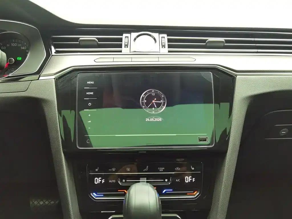2020 Volkswagen Passat 330TSI DSG Leading Edition — миниатюра 12