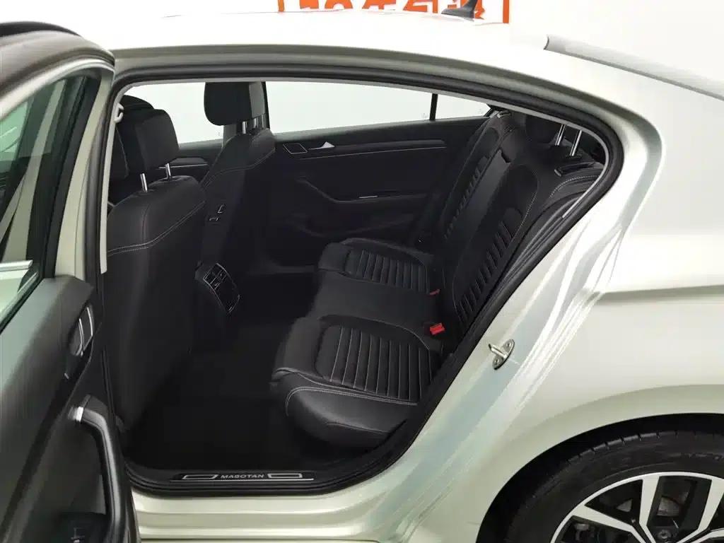 2020 Volkswagen Passat 330TSI DSG Leading Edition — миниатюра 15