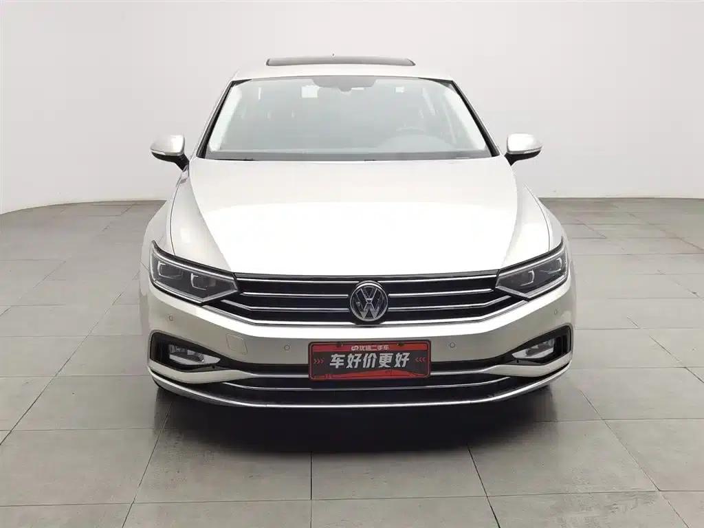 2020 Volkswagen Passat 330TSI DSG Leading Edition — миниатюра 3