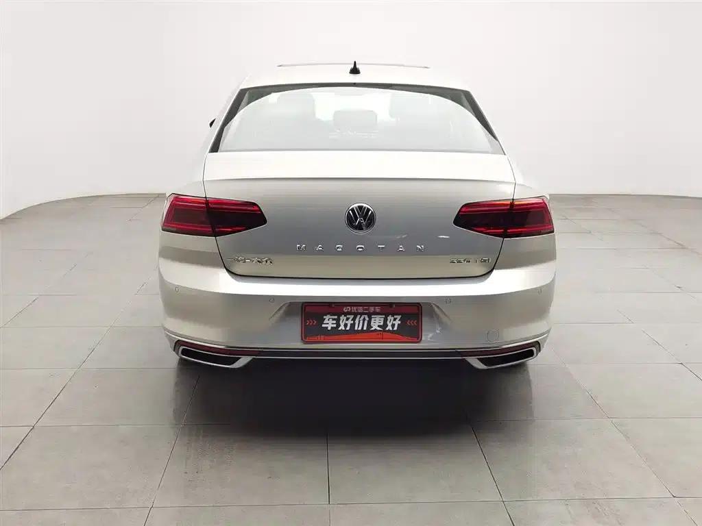 2020 Volkswagen Passat 330TSI DSG Leading Edition — миниатюра 4