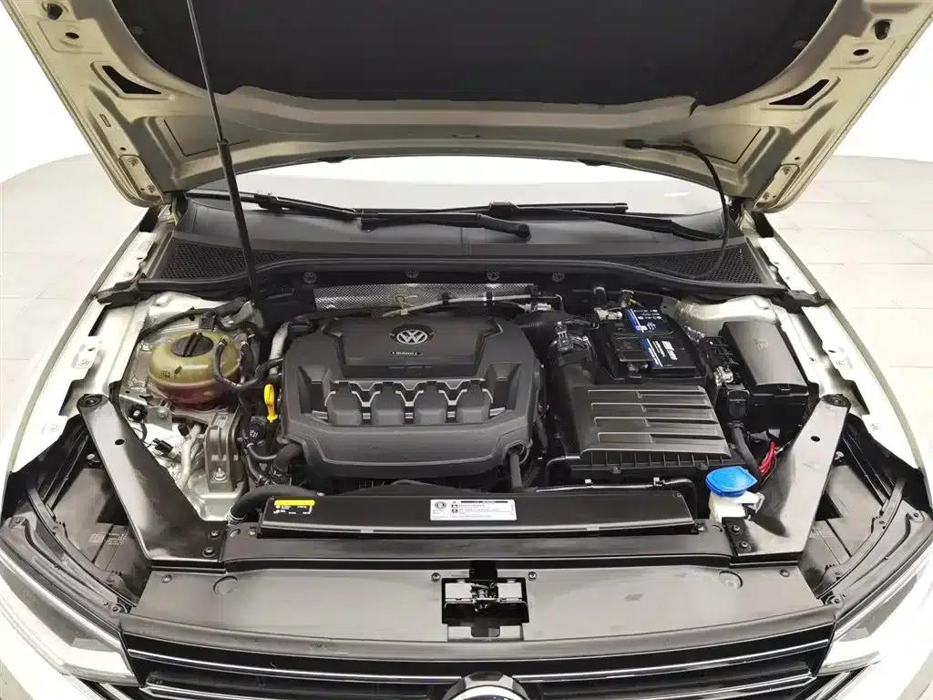 2020 Volkswagen Passat 330TSI DSG Leading Edition — миниатюра 6