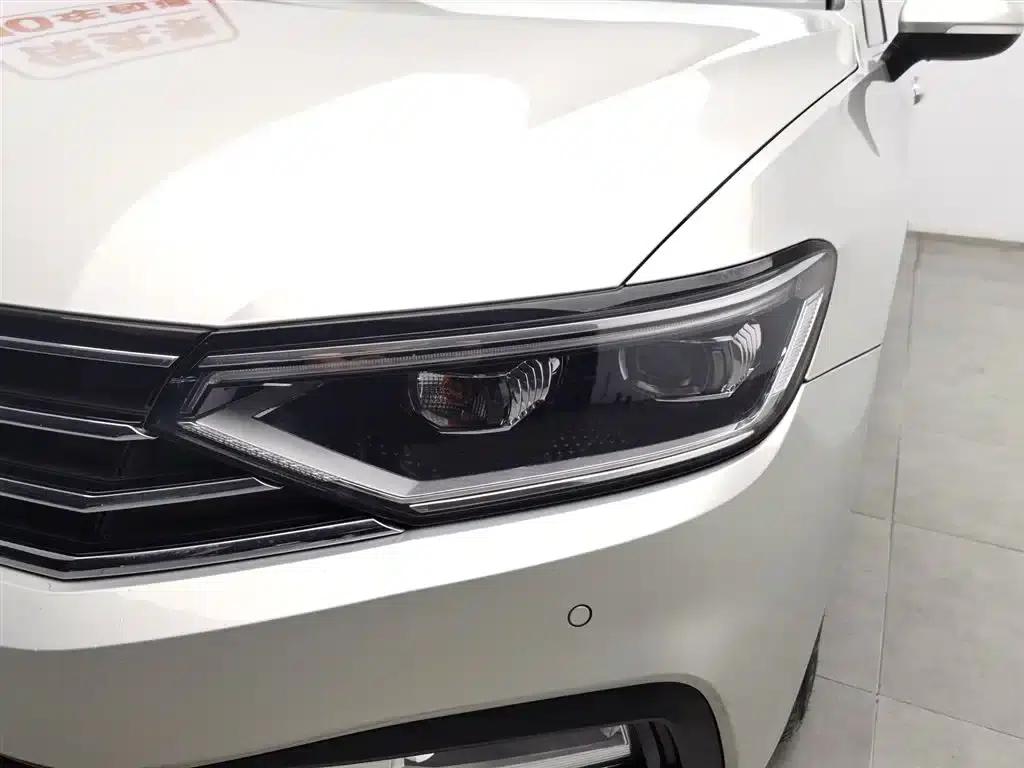 2020 Volkswagen Passat 330TSI DSG Leading Edition — миниатюра 7