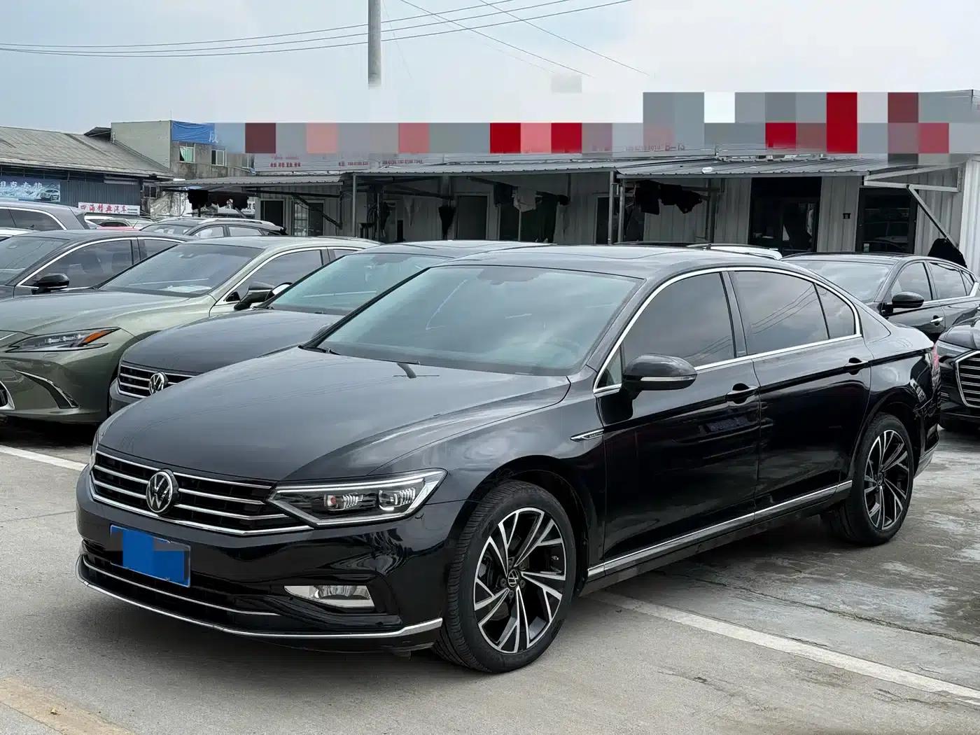 2020 Volkswagen Passat 330TSI DSG Luxury — миниатюра 1