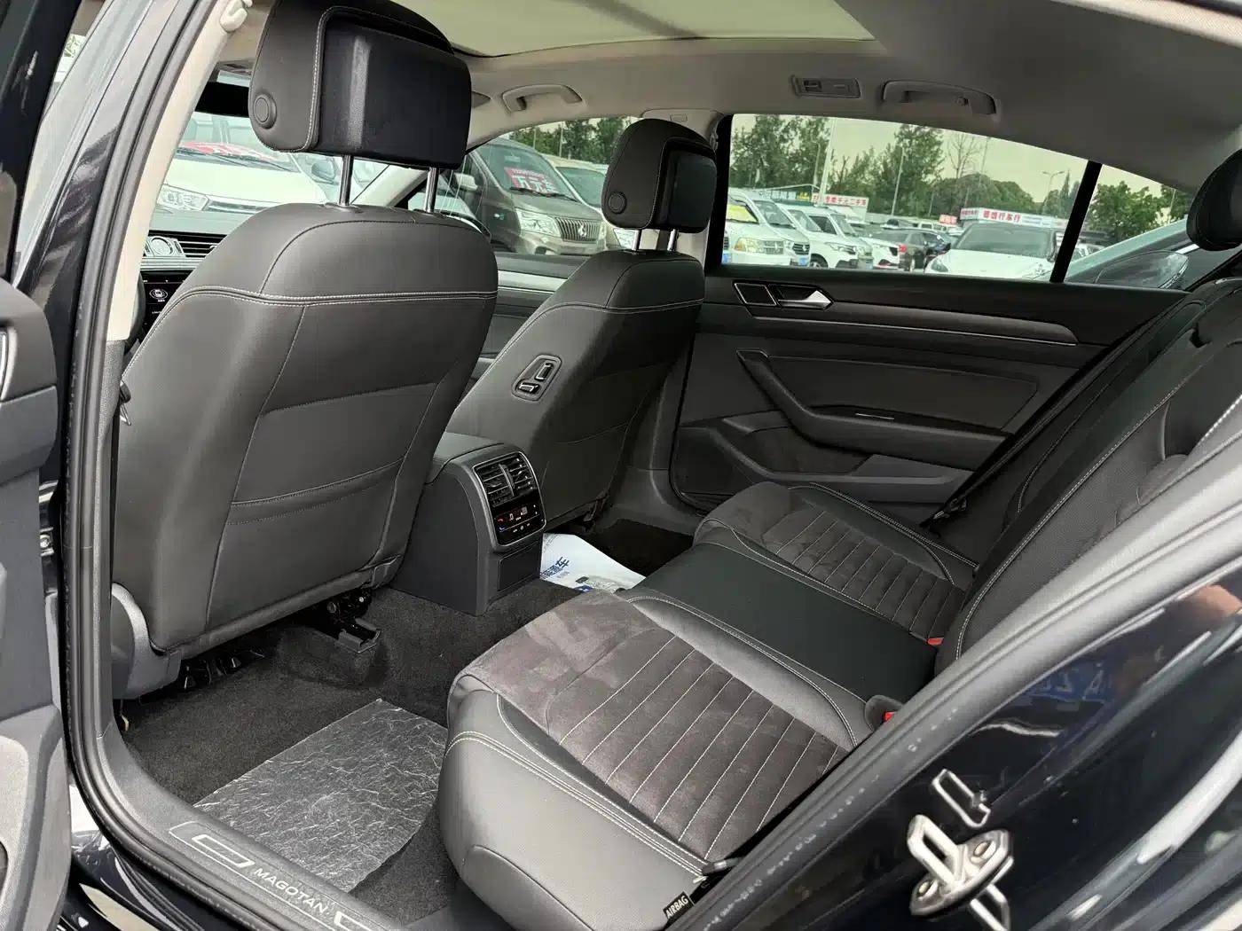2020 Volkswagen Passat 330TSI DSG Luxury — миниатюра 4