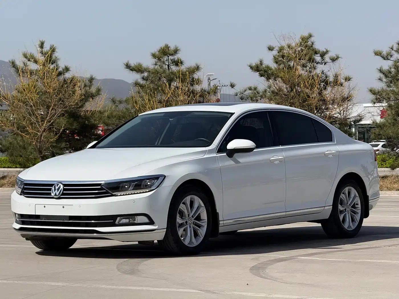2018 Volkswagen Magotan 330TSI DSG Luxury — миниатюра 1