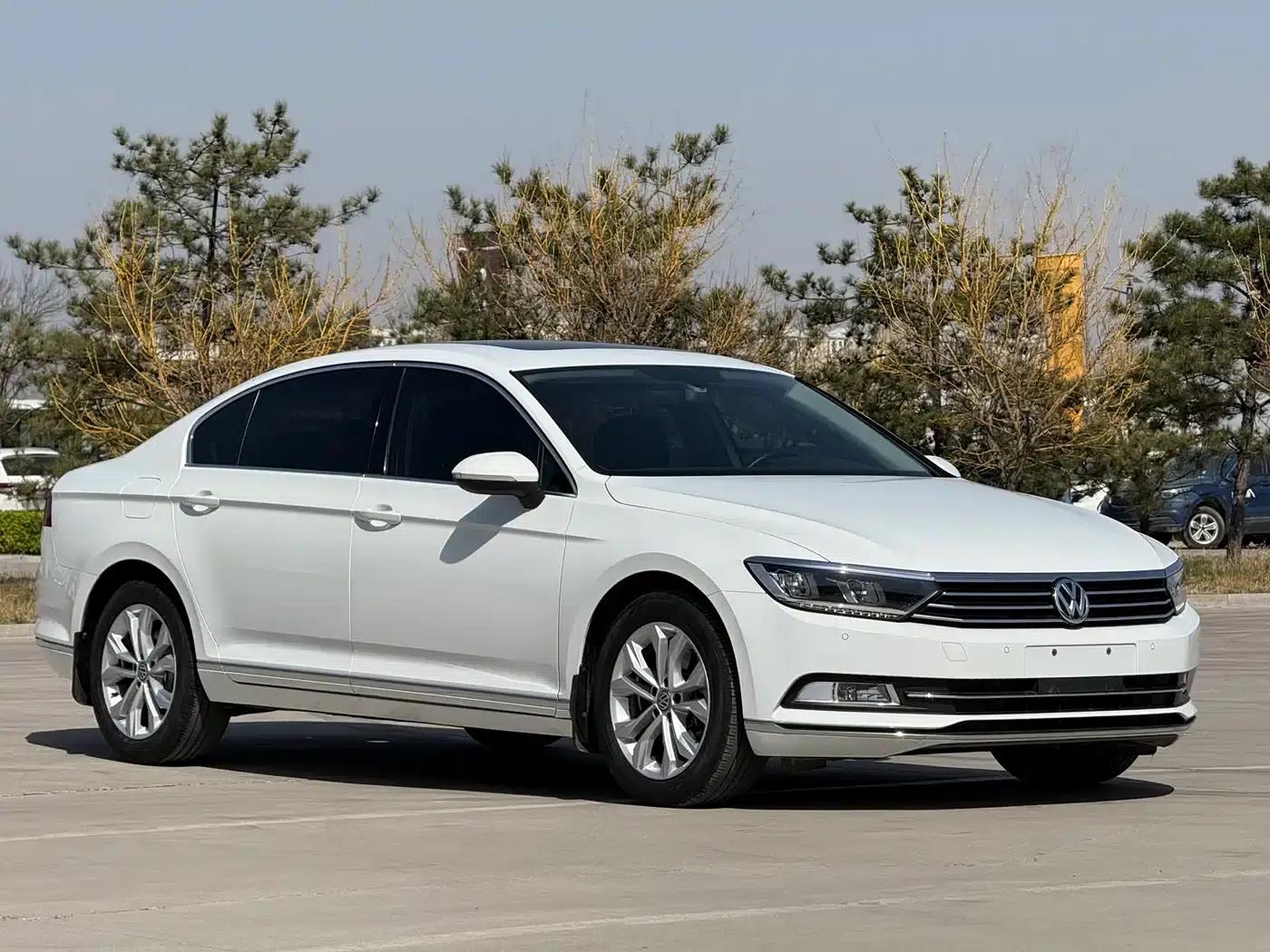 2018 Volkswagen Magotan 330TSI DSG Luxury — миниатюра 3