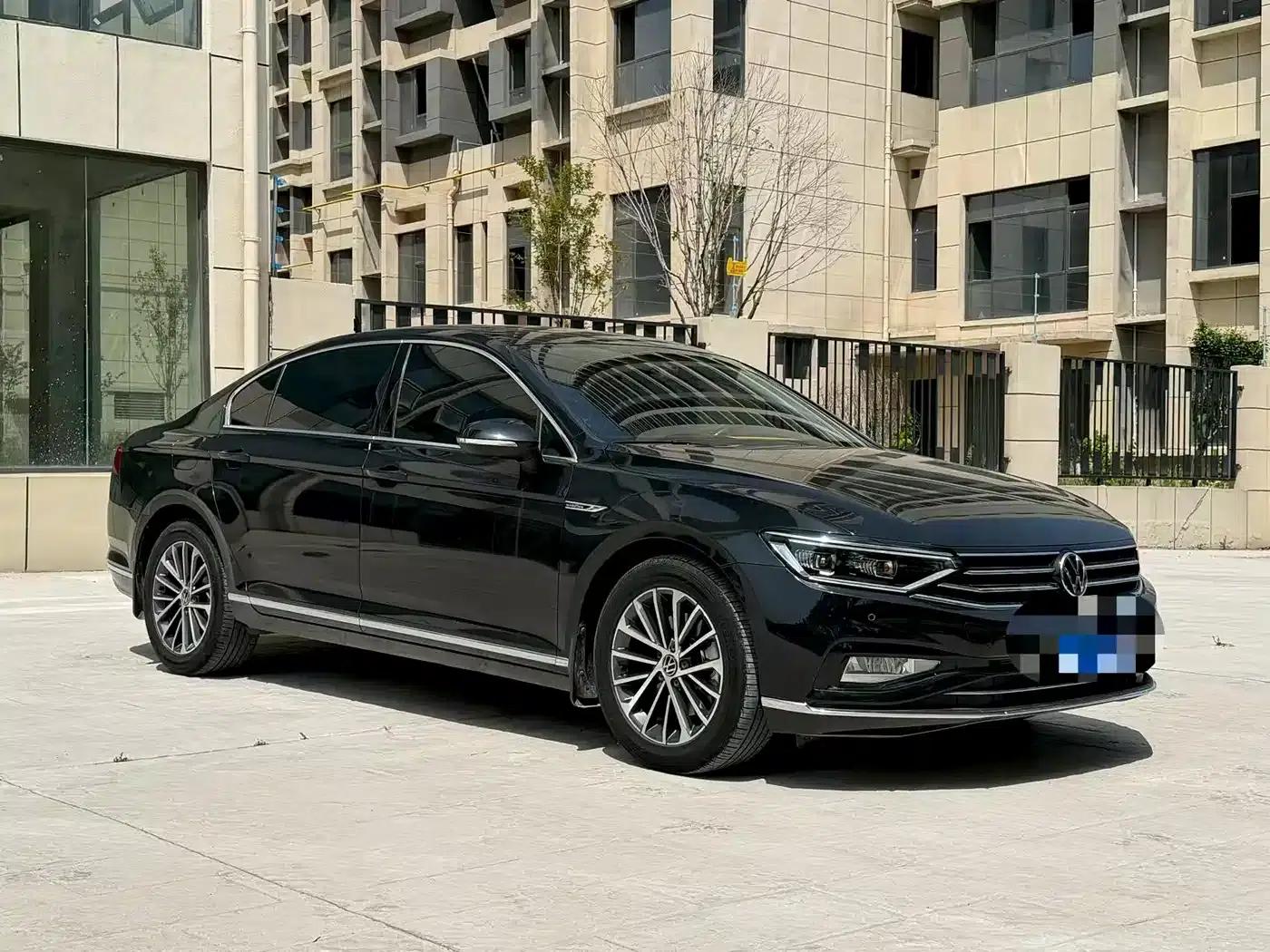 2020 Volkswagen Passat 330TSI DSG Luxury — миниатюра 3