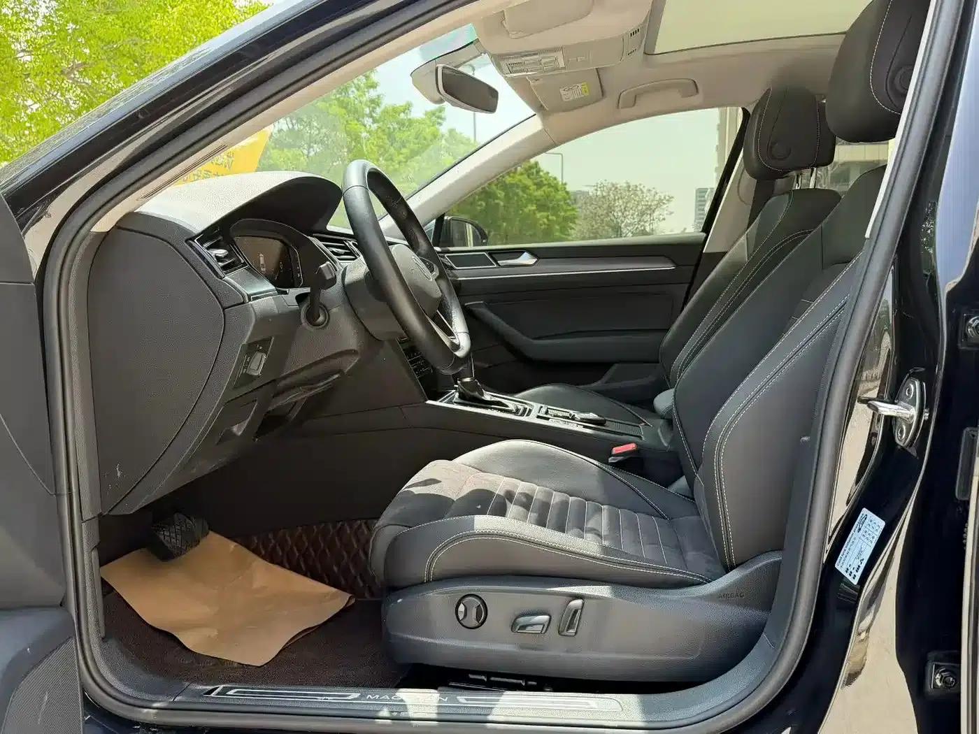 2020 Volkswagen Passat 330TSI DSG Luxury — миниатюра 4