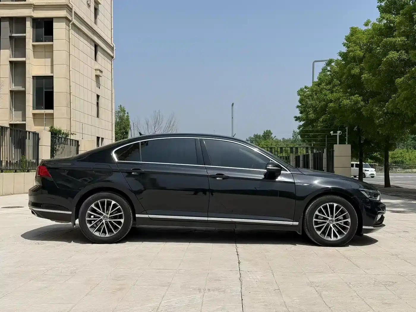 2020 Volkswagen Passat 330TSI DSG Luxury — миниатюра 6