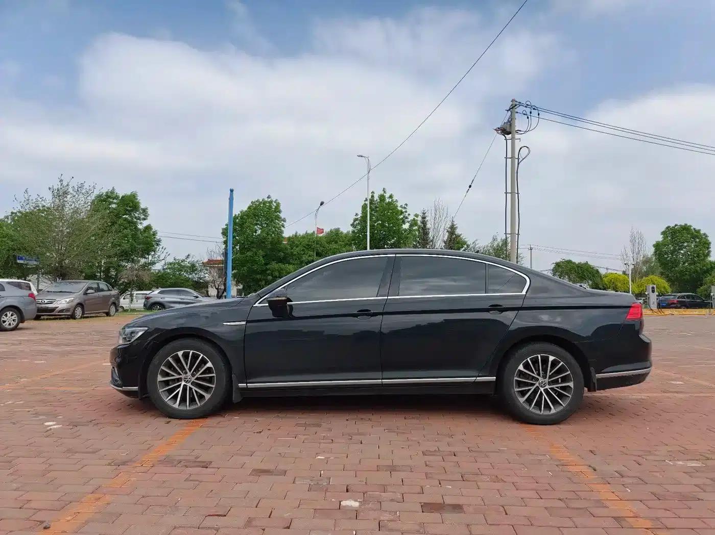 2020 Volkswagen Passat 330TSI DSG Luxury — миниатюра 5