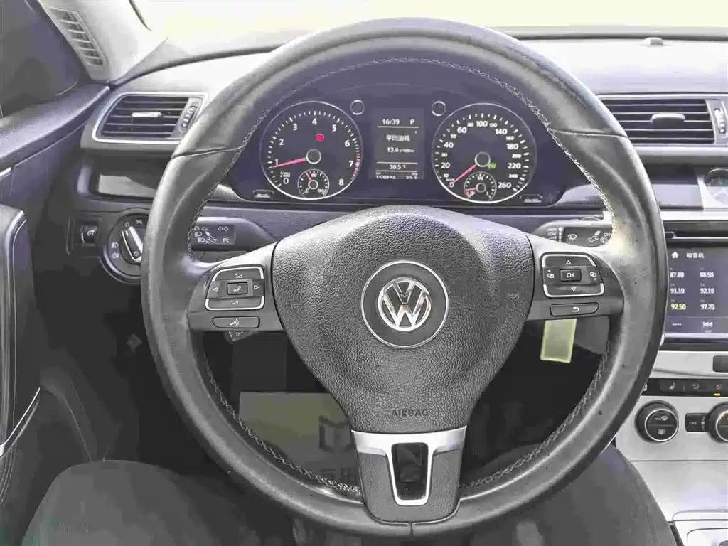 2013 Volkswagen Passat 1.8TSI Luxury — миниатюра 18