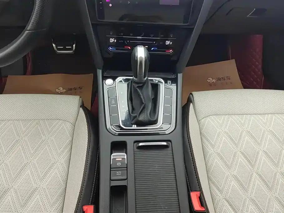 Volkswagen Magotan 2023 2 Millionth Unit Commemorative Edition 330TSI DSG Luxury — миниатюра 16