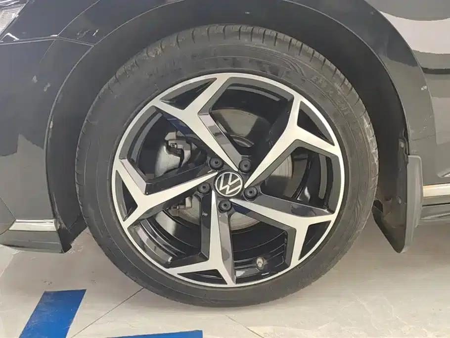 Volkswagen Magotan 2023 2 Millionth Unit Commemorative Edition 330TSI DSG Luxury — миниатюра 6
