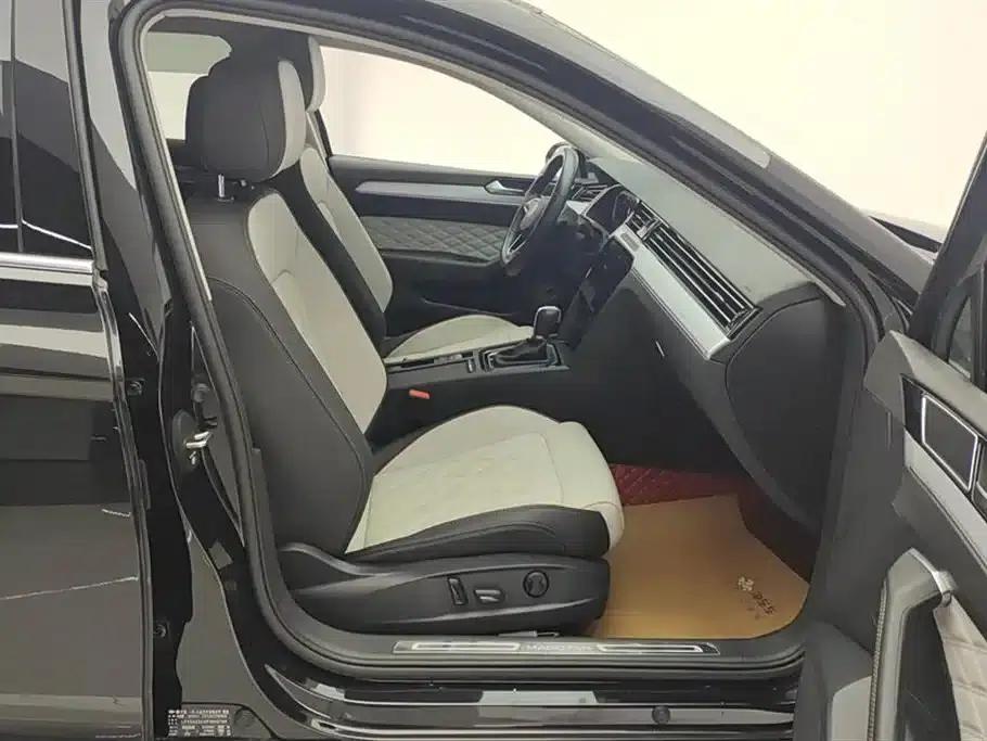 Volkswagen Magotan 2023 2 Millionth Unit Commemorative Edition 330TSI DSG Luxury — миниатюра 8