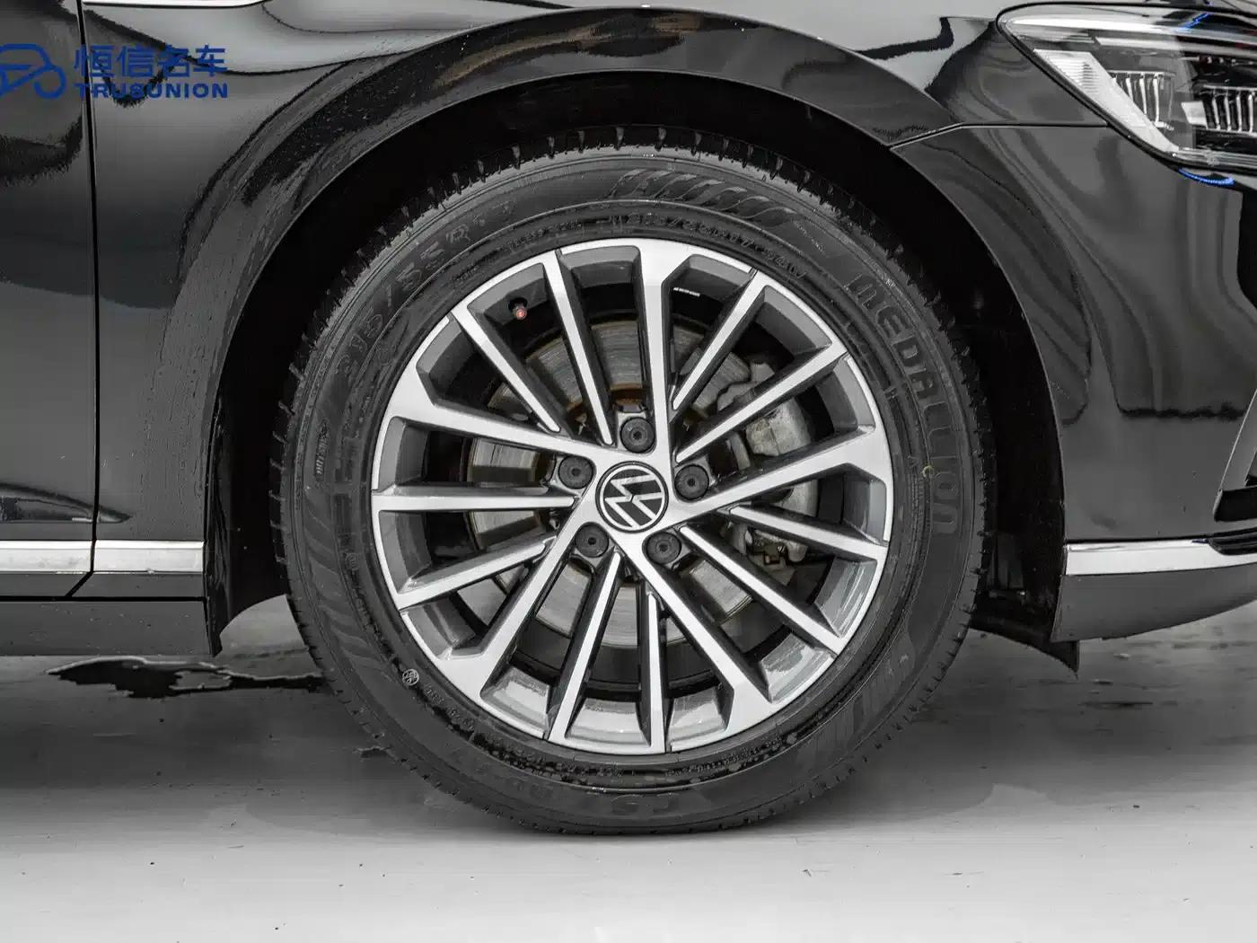 2020 Volkswagen Passat 330TSI DSG Luxury — миниатюра 19