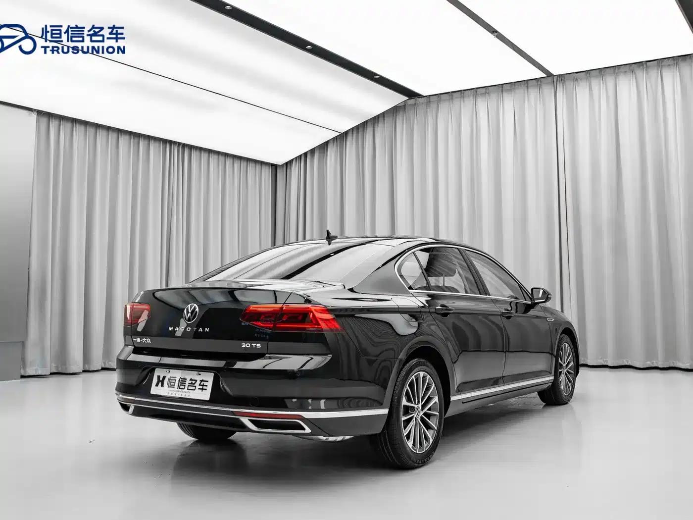 2020 Volkswagen Passat 330TSI DSG Luxury — миниатюра 4