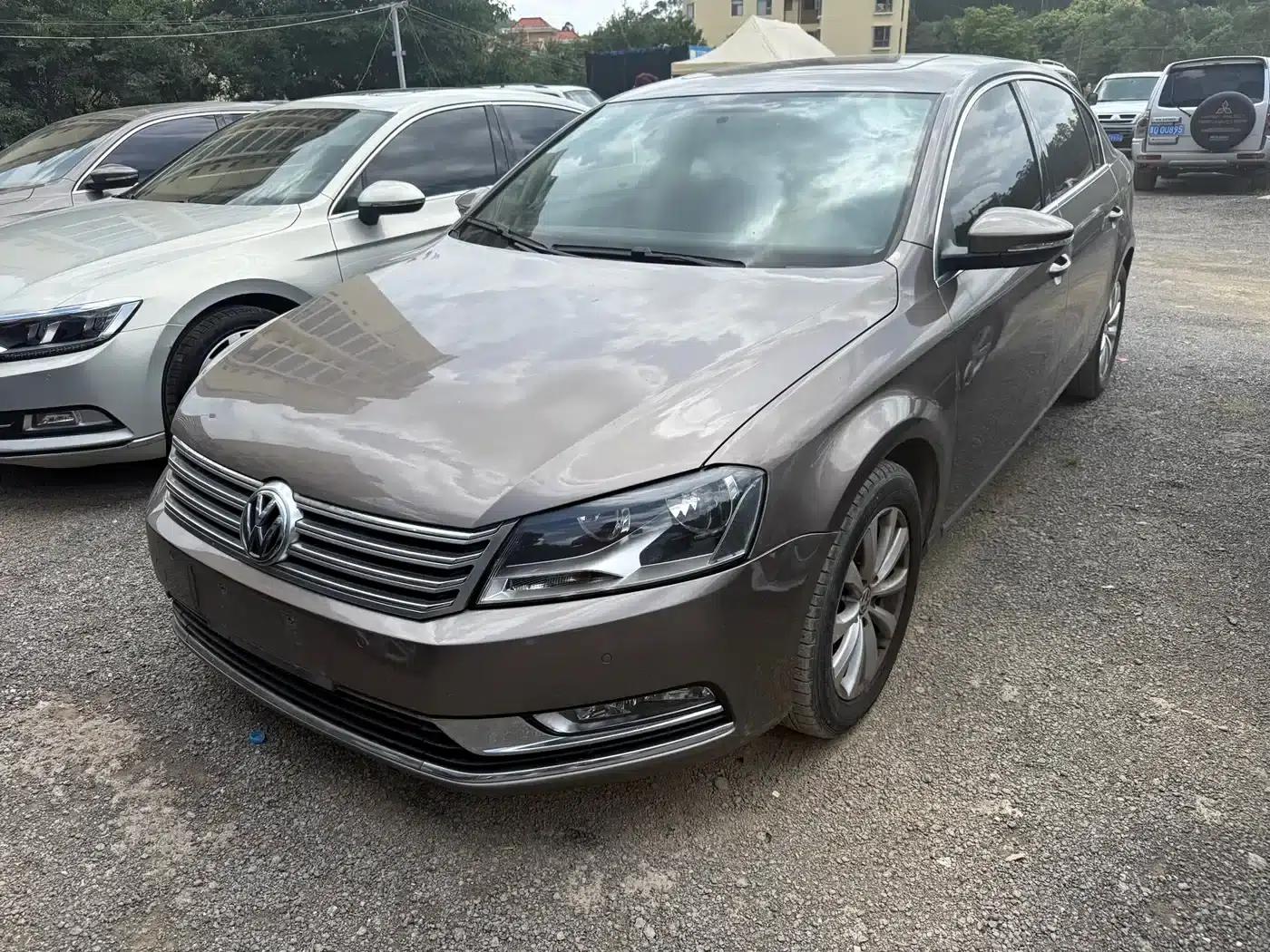 2015 Volkswagen Passat 1.8TSI Leading Edition — миниатюра 1