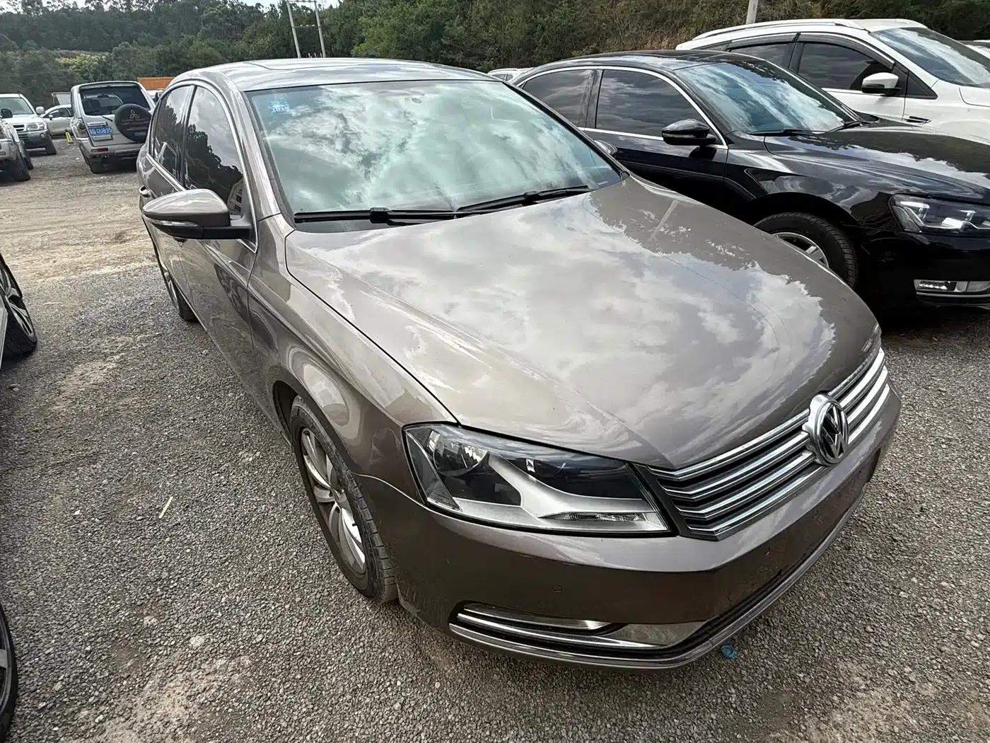 2015 Volkswagen Passat 1.8TSI Leading Edition — миниатюра 3