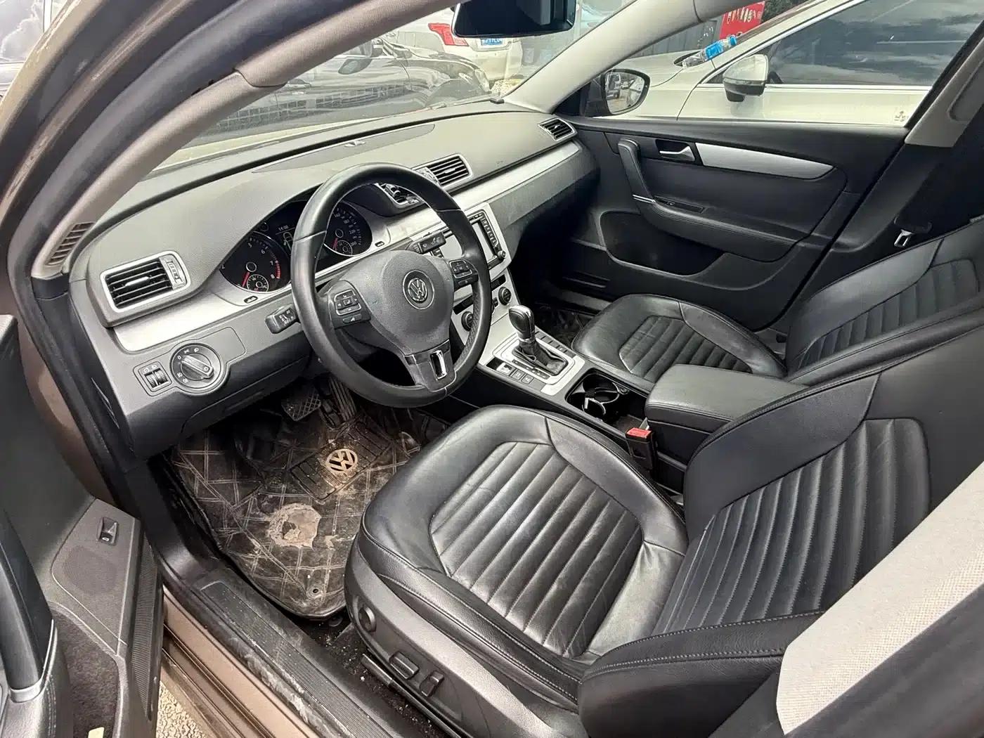 2015 Volkswagen Passat 1.8TSI Leading Edition — миниатюра 4