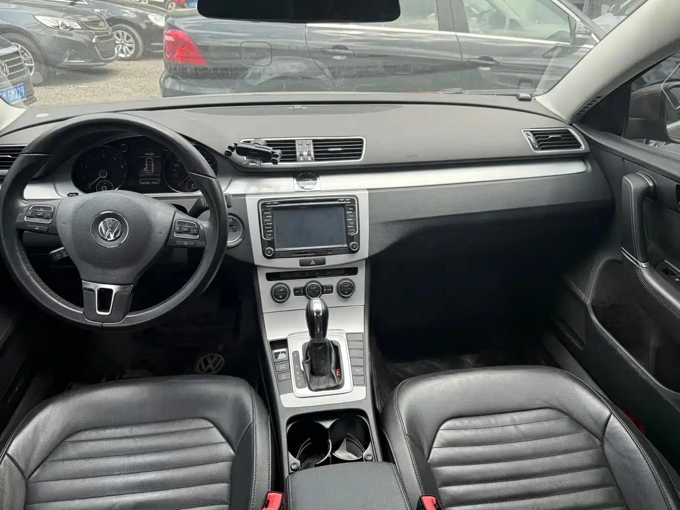 2015 Volkswagen Passat 1.8TSI Leading Edition — миниатюра 6