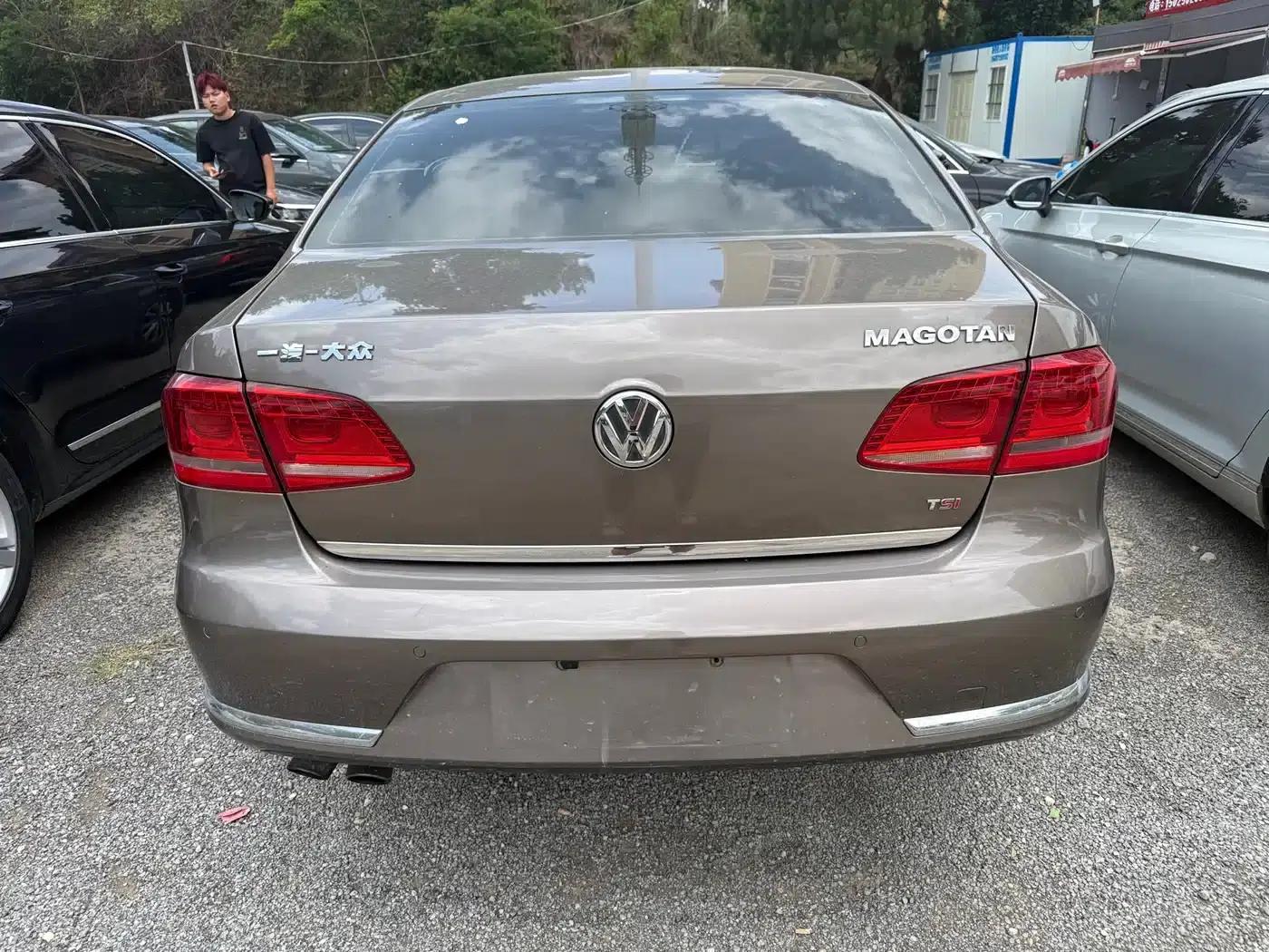 2015 Volkswagen Passat 1.8TSI Leading Edition — миниатюра 8