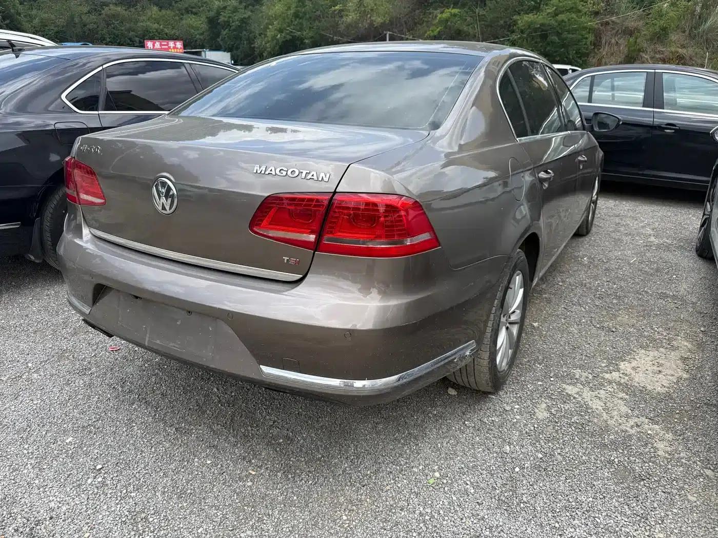 2015 Volkswagen Passat 1.8TSI Leading Edition — миниатюра 9