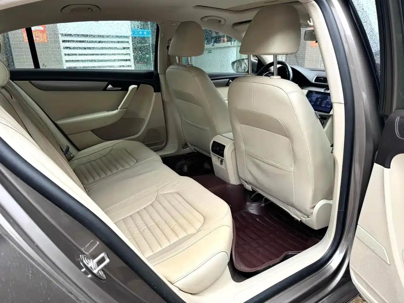 2015 Volkswagen Passat 1.8TSI Leading Edition — миниатюра 14