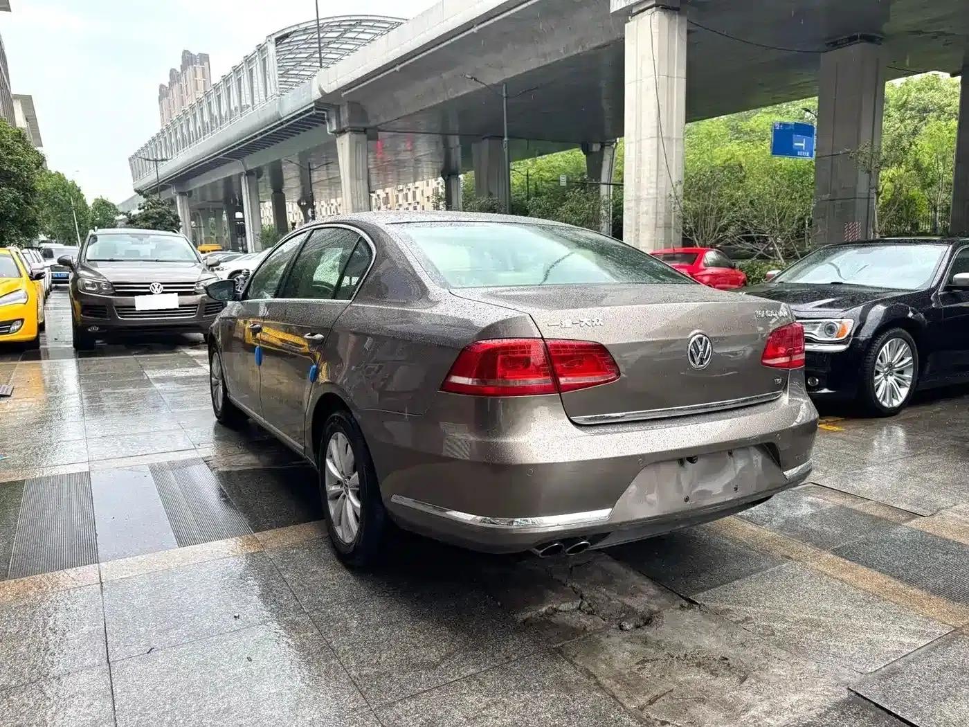 2015 Volkswagen Passat 1.8TSI Leading Edition — миниатюра 8