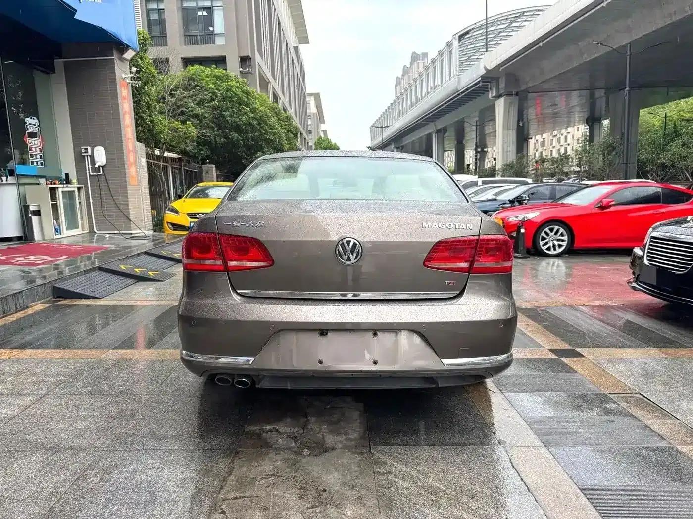 2015 Volkswagen Passat 1.8TSI Leading Edition — миниатюра 9