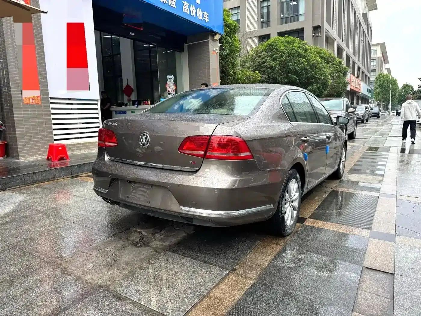 2015 Volkswagen Passat 1.8TSI Leading Edition — миниатюра 10