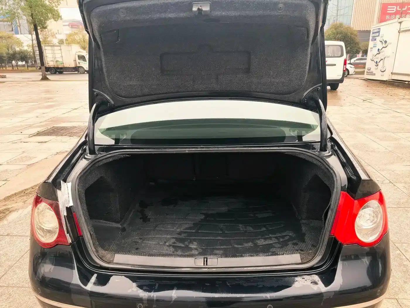2009 Volkswagen Passat 1.8TSI DSG Luxury — миниатюра 14