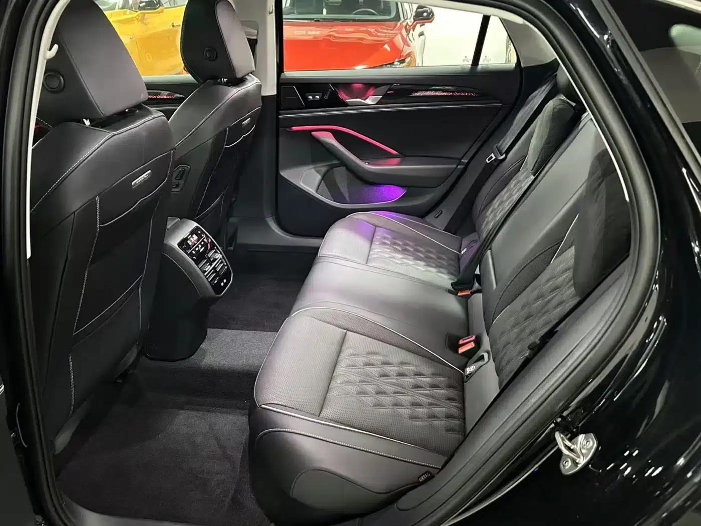 2024 Volkswagen Magotan 380TSI DSG Supreme Edition — миниатюра 4