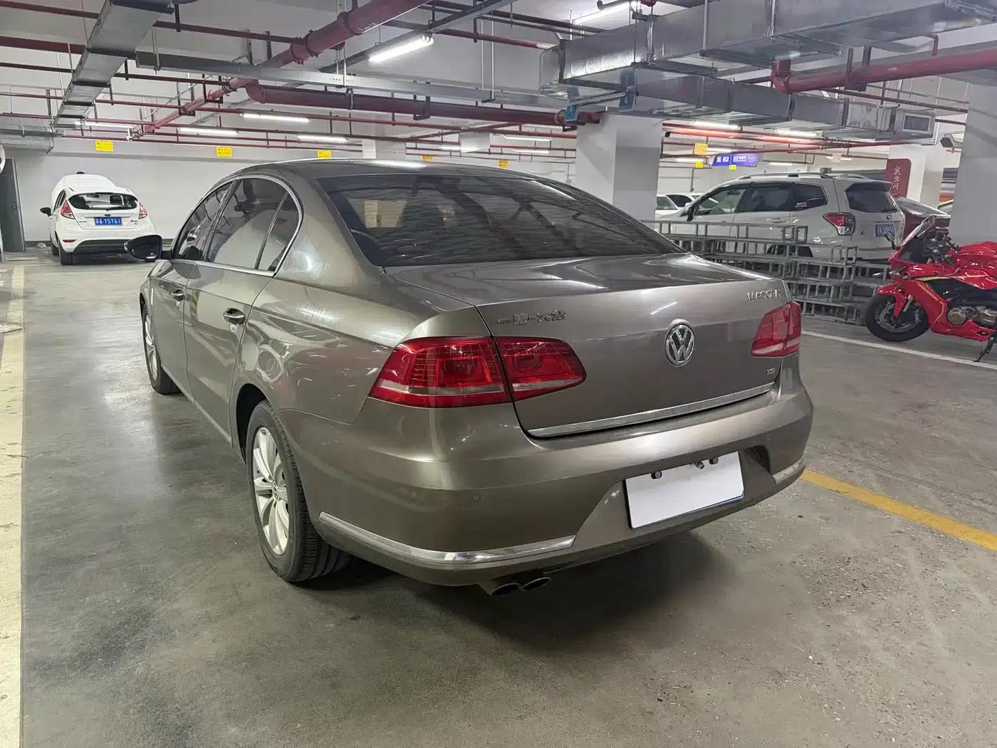 2015 Volkswagen Passat 1.8TSI Leading Edition — миниатюра 7
