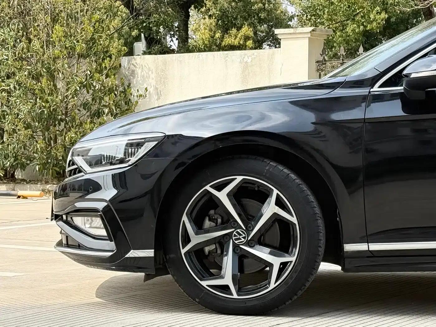 Volkswagen Magotan 2023 2 Millionth Unit Commemorative Edition 330TSI DSG Leading Model — миниатюра 15