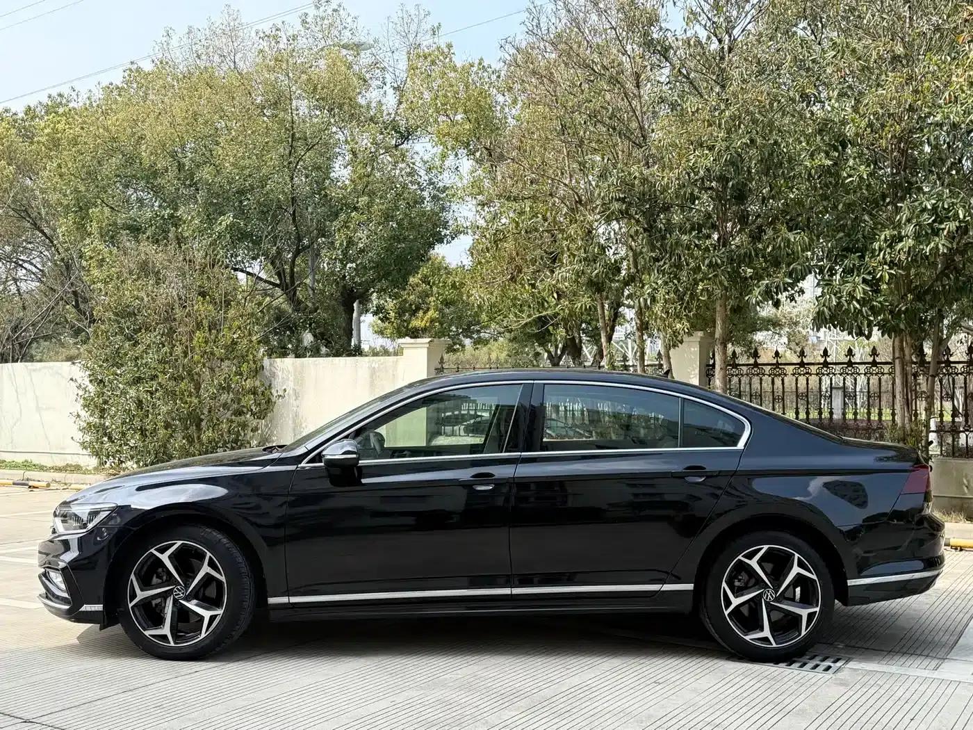 Volkswagen Magotan 2023 2 Millionth Unit Commemorative Edition 330TSI DSG Leading Model — миниатюра 16