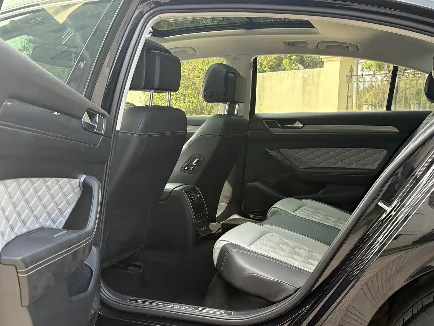Volkswagen Magotan 2023 2 Millionth Unit Commemorative Edition 330TSI DSG Leading Model — миниатюра 8